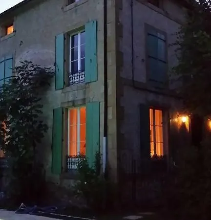 Maison Carree - *