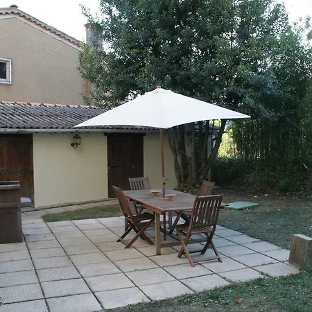 Maison Carree - *