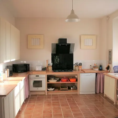 Maison Carree - Ferienhaus *